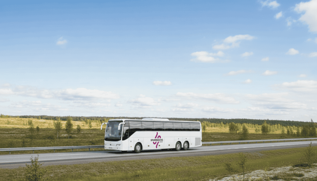 Buss på landsväg för företagsevent och gruppresor i Sverige.